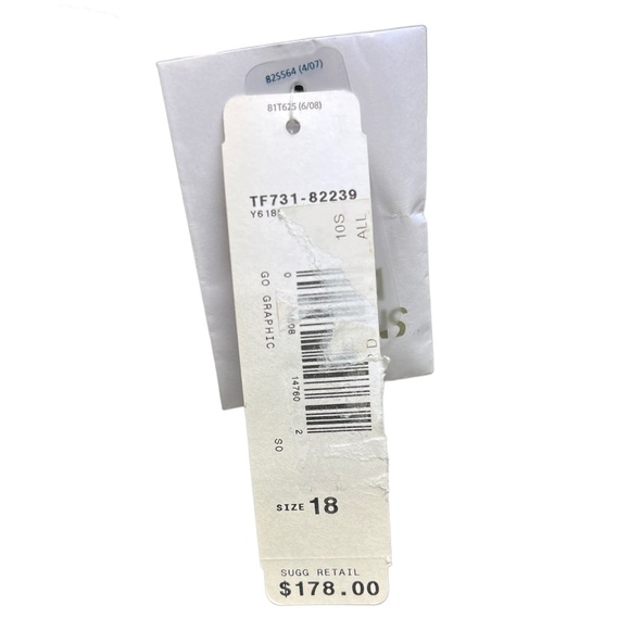 Pendleton NWT womens blazer/ jacket in size 18 black with creamy white piping - Picture 5 of 11